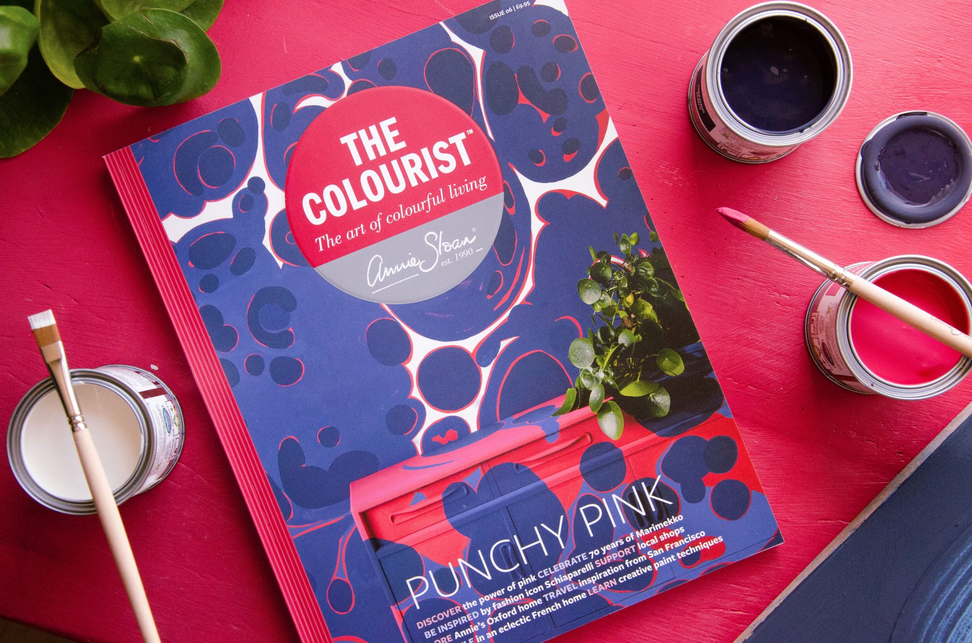 Issue 6 - lifestyle image 1 The Colourist – 6-Punchy pink – Bild 1