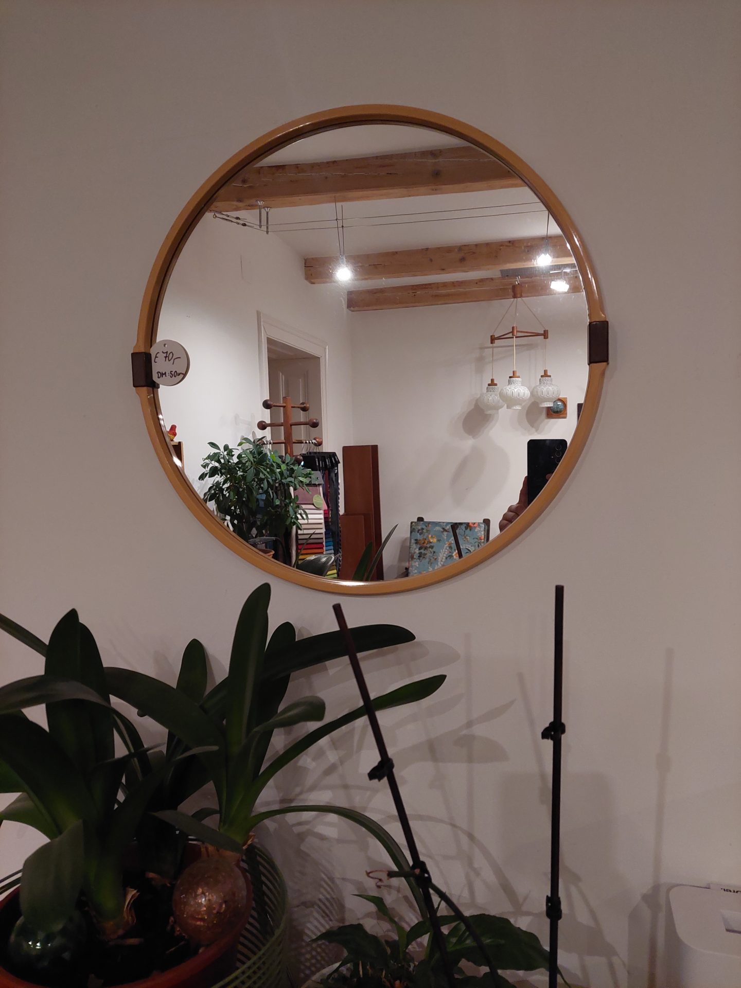 20211025_194157 Runder Kunststoff Wandspiegel – Bild 1