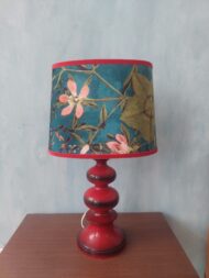 Tischlampe mit Holzfuß – Bild 3