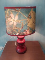 Tischlampe mit Holzfuß – Bild 2