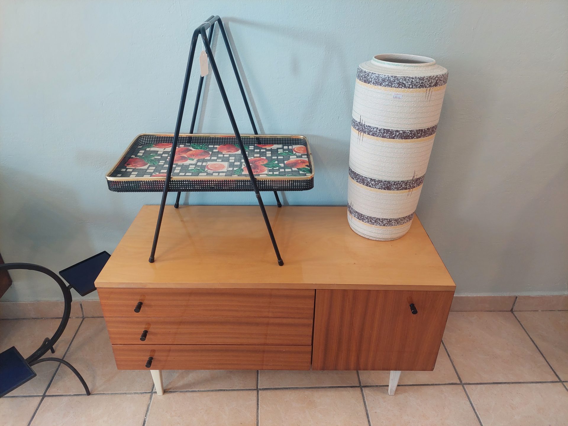 20231005_140630 Kommode- Midcentury modern- Niedrig – Bild 1