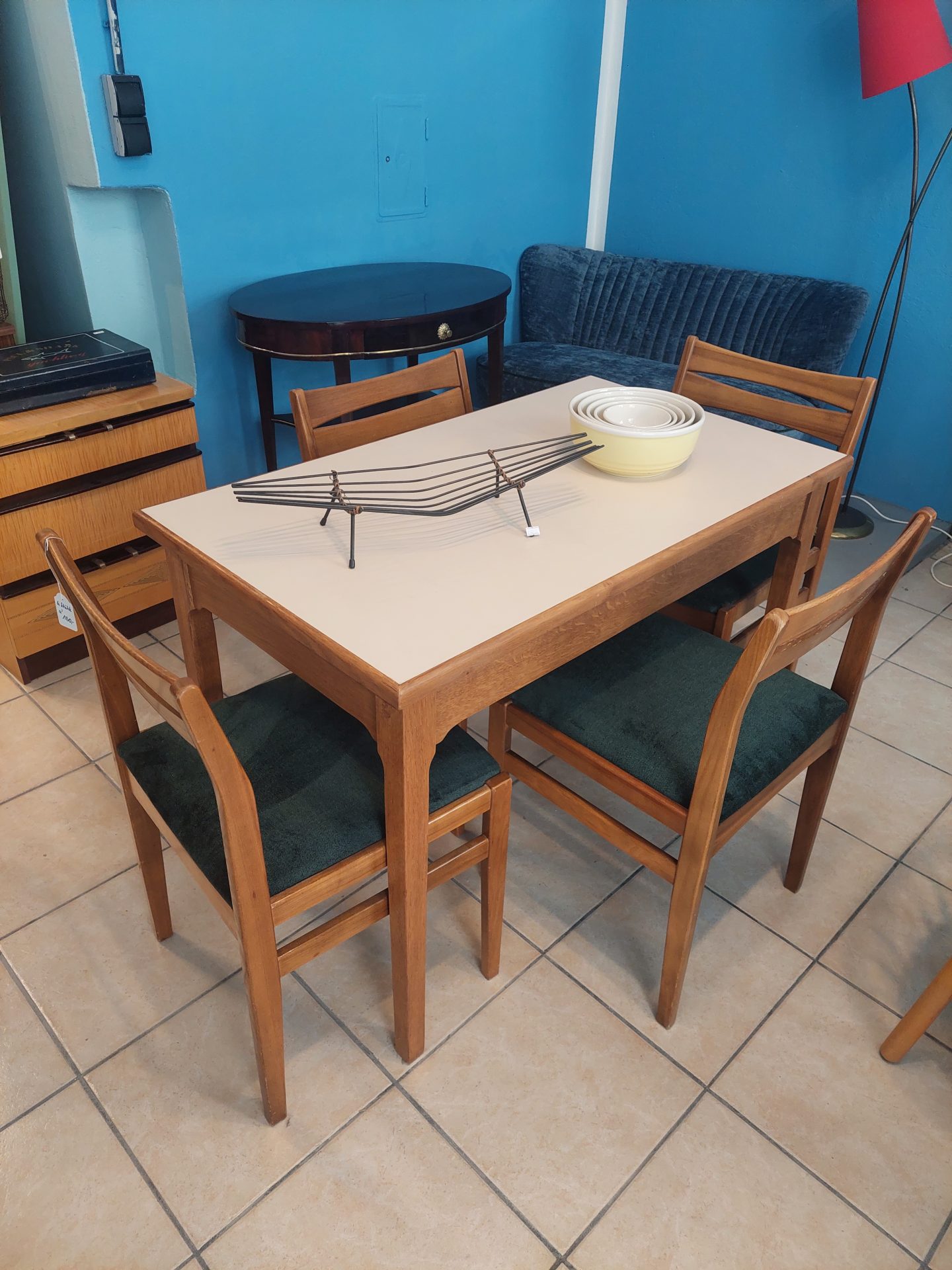 20231013_134700 Esstisch und 4 Stühle – Bild 1