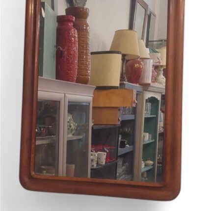 Großer Holzspiegel mit politierten Holzrahmen