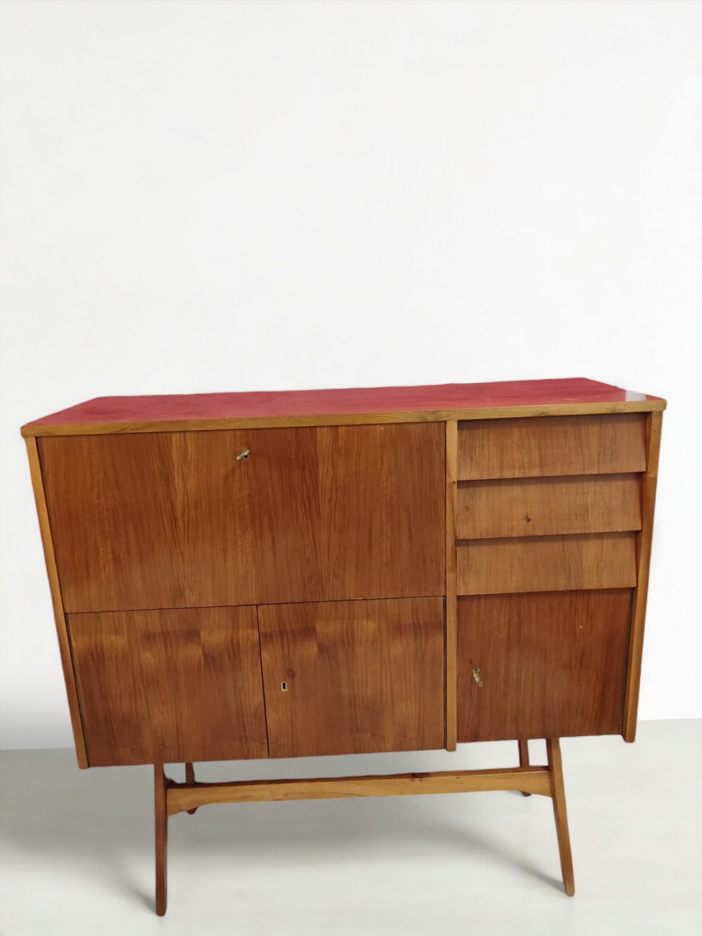 IMG_20241003_160940-Photoroom Barschrank- beleuchtet- verkauft – Bild 1