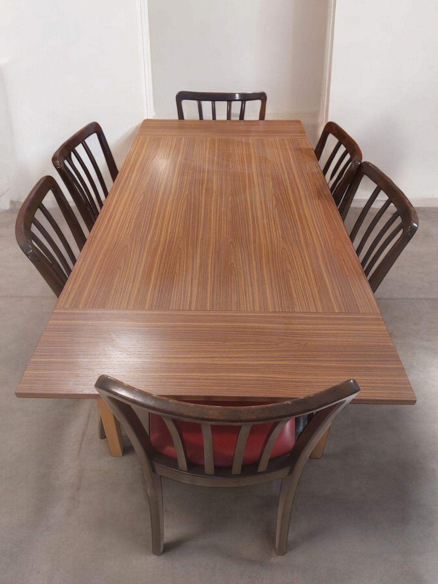 20230922_132836-Photoroom Vintage ausziehbarer Esstisch + Stühle – Bild 1