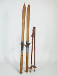 Holzski mit Skistock – Bild 2